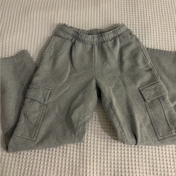 Aritzia Pants - Aritzia Gray Cargo Joggers